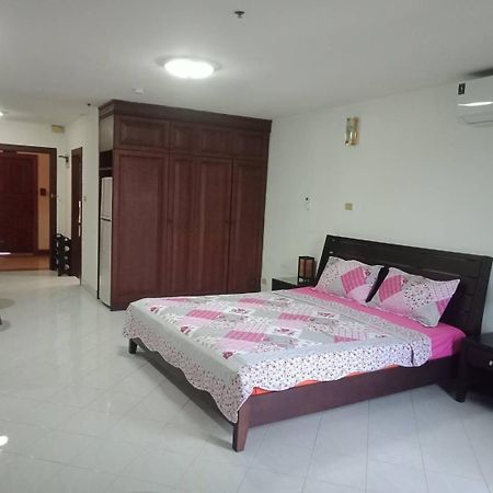 View Talay 2 Suite Apartments Pantai Jomtien Luaran gambar