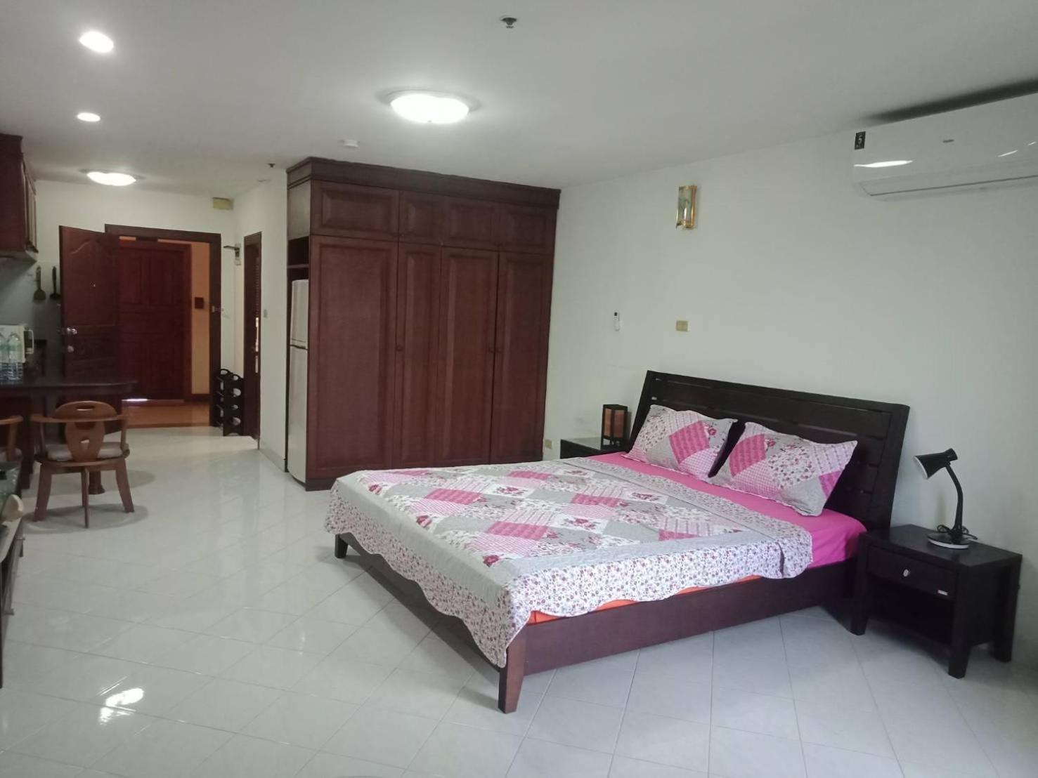 View Talay 2 Suite Apartments Pantai Jomtien Luaran gambar