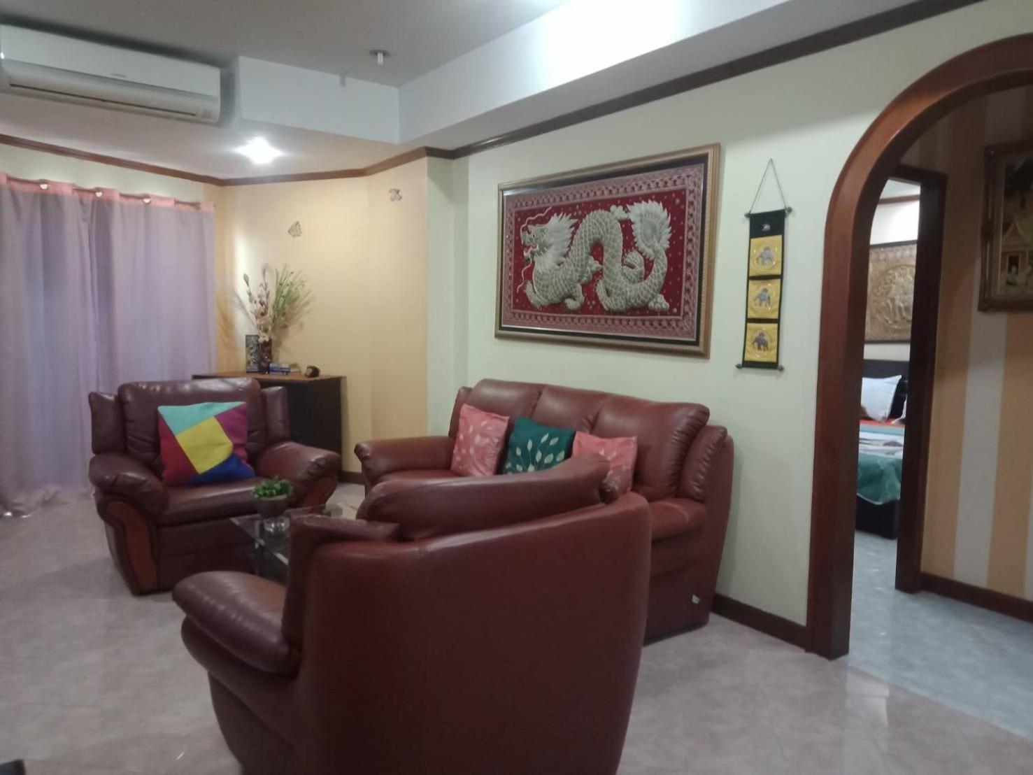 View Talay 2 Suite Apartments Pantai Jomtien Luaran gambar