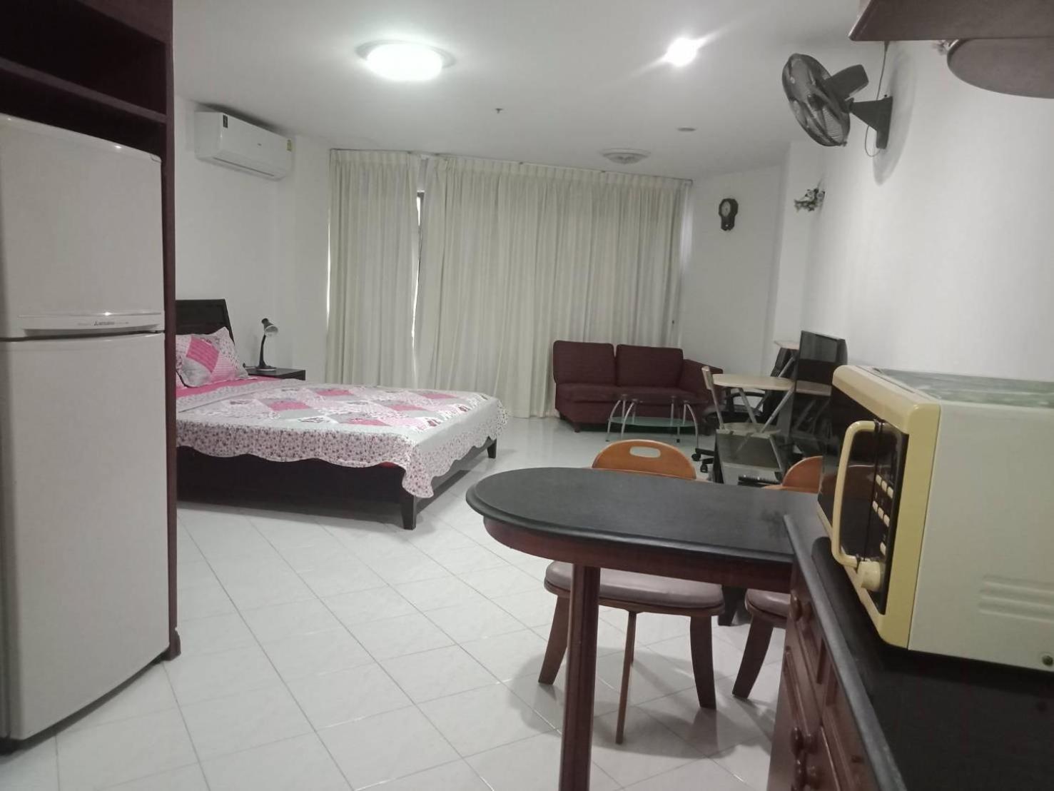 View Talay 2 Suite Apartments Pantai Jomtien Luaran gambar