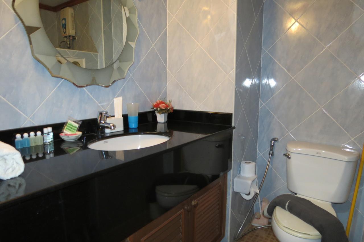 View Talay 2 Suite Apartments Pantai Jomtien Luaran gambar