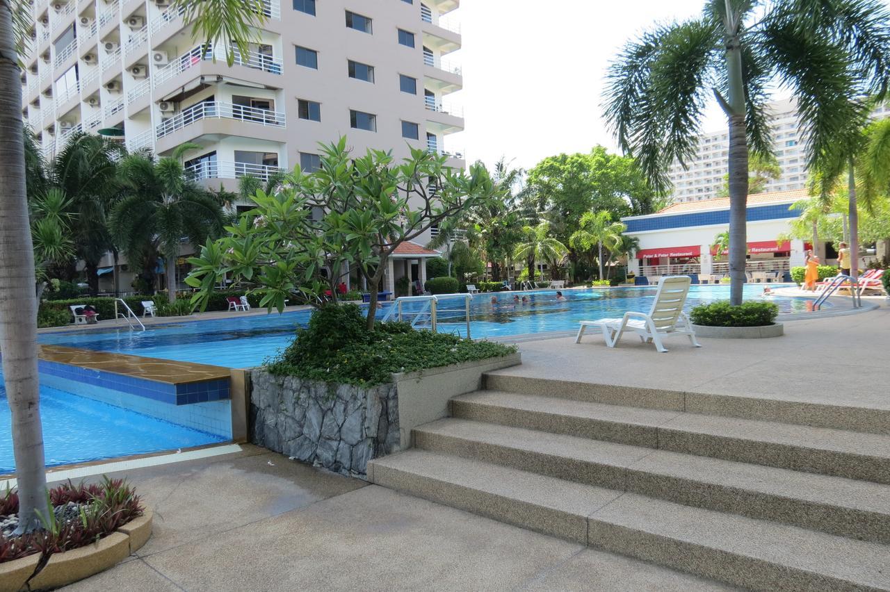 View Talay 2 Suite Apartments Pantai Jomtien Luaran gambar