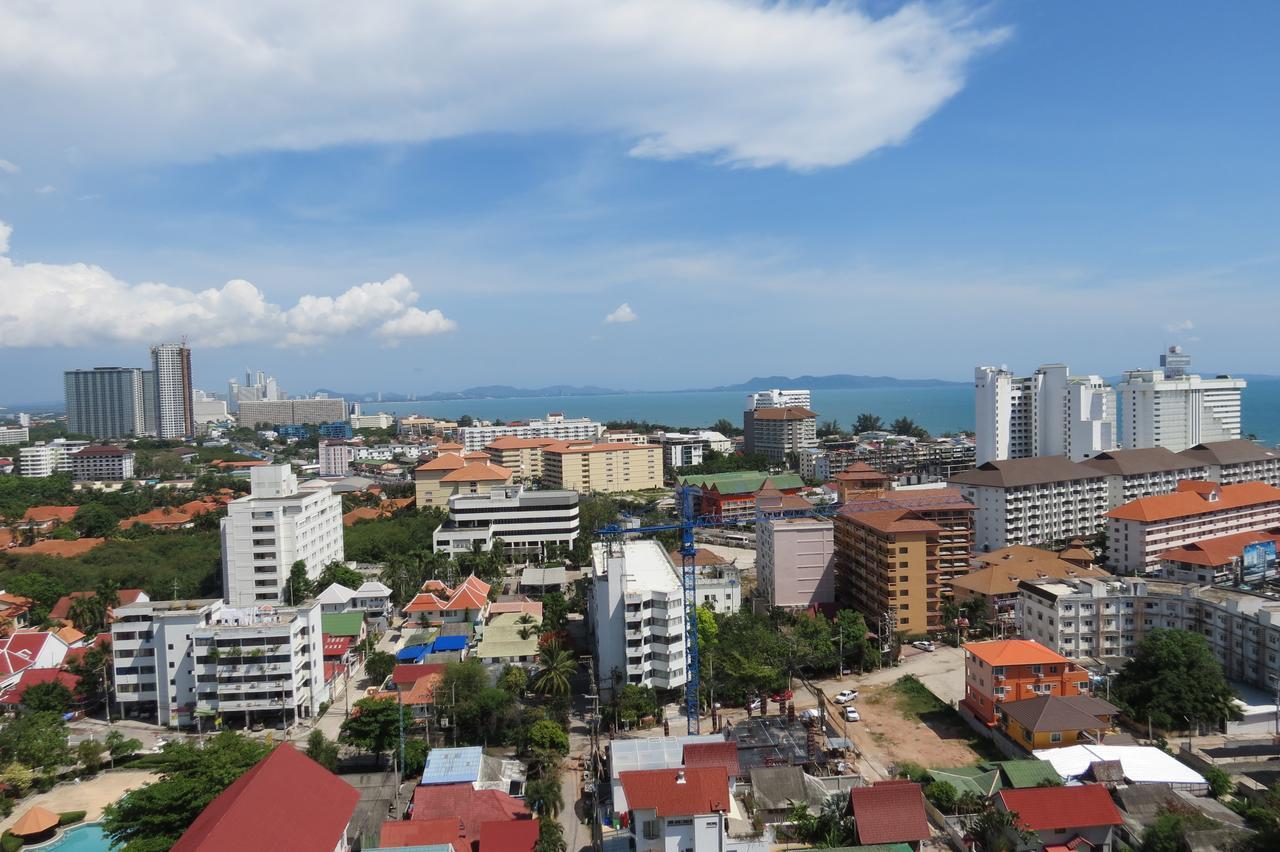 View Talay 2 Suite Apartments Pantai Jomtien Luaran gambar