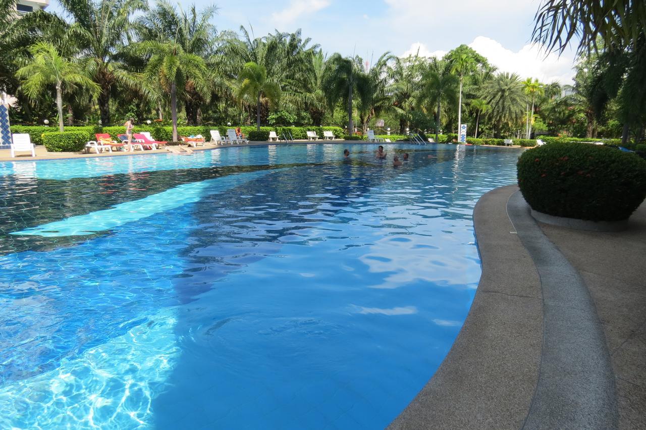 View Talay 2 Suite Apartments Pantai Jomtien Luaran gambar