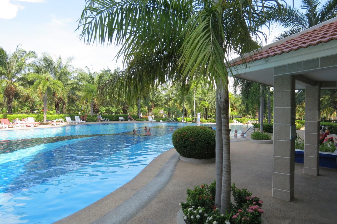 View Talay 2 Suite Apartments Pantai Jomtien Luaran gambar