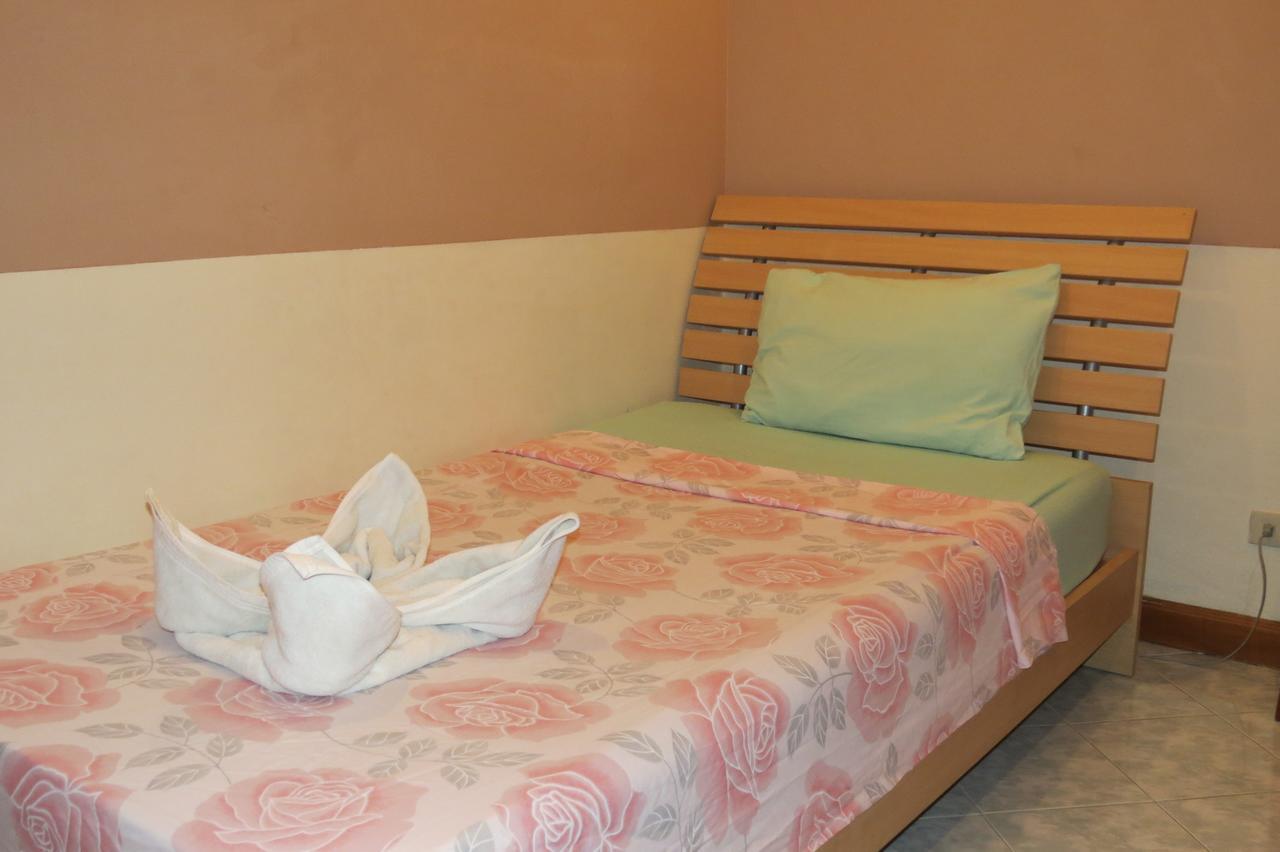 View Talay 2 Suite Apartments Pantai Jomtien Luaran gambar