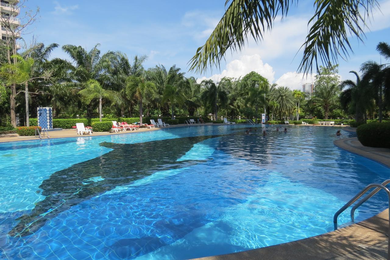 View Talay 2 Suite Apartments Pantai Jomtien Luaran gambar