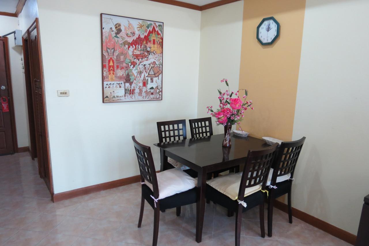 View Talay 2 Suite Apartments Pantai Jomtien Luaran gambar
